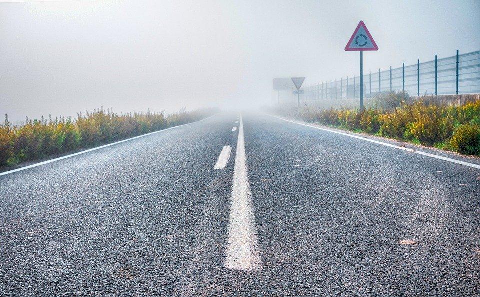 Cómo conducir por carreteras desconocidas